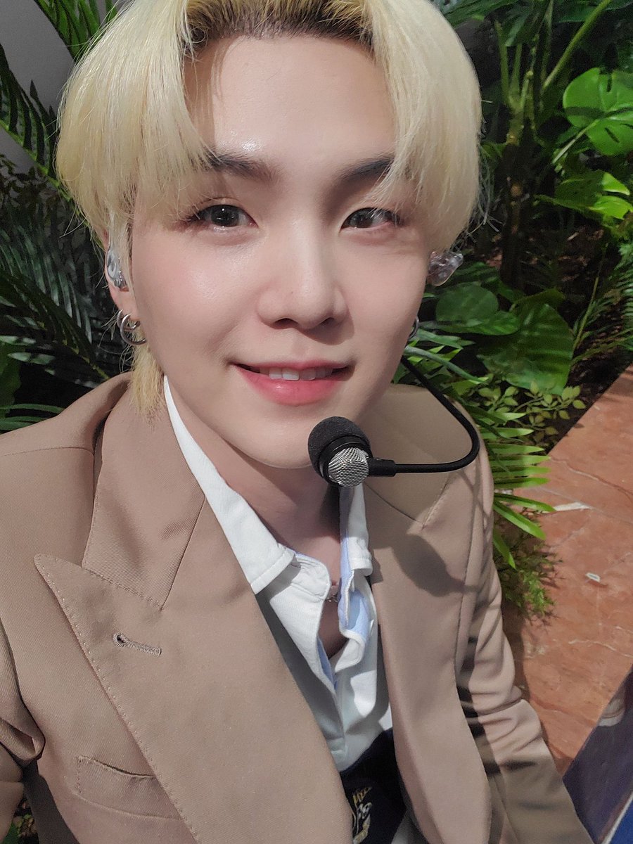 ARMYTEAMID's tweet photo. 『Trans ID』 

🐱 : Ini seriusan panas

#방탄소년단 #BTS @BTS_twt
https://t.co/D40GaveVxM