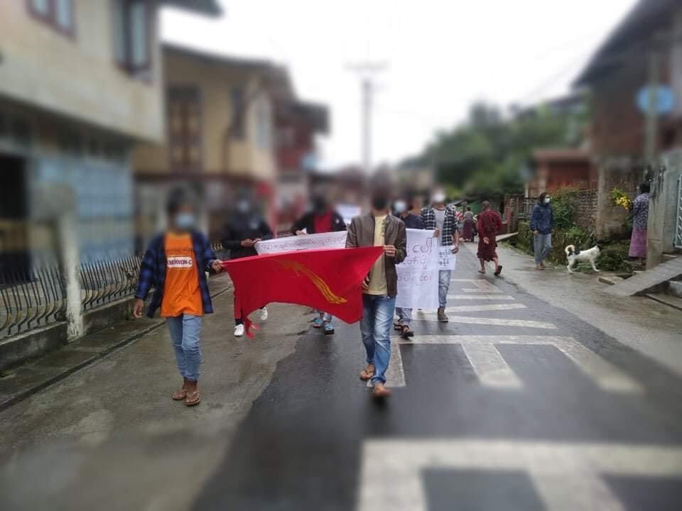 klatpri's tweet photo. A protest march led by Mogok’s students union (ABFSU) was held to mark the 74th Martyrs Day which falls on July 19.
#HonorTheFallenHeroes    #WhatsHappeningInMyanmar #July19Coup https://t.co/RXYXD9bVAB