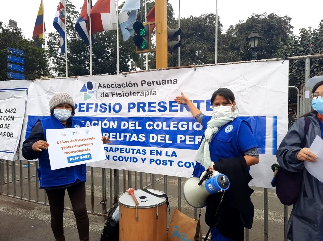 NohelyZevallos's tweet photo. Muchas gracias mi hermosa por acompañarme y ser parte de esta Lucha, te debo todo lo que soy 🥰 
#pl6482 
#leydefisioterapiaya 
#COLEGIODEFISIOTERAPEUTASDELPERÚ https://t.co/lxgj6qLytM