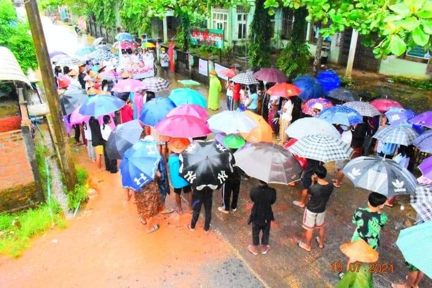 On July 19, a Martyrs' Day celebration was held in #Wadi Village, Launglone Township to pay tribute to the fallen martyrs despite in the rain.

MYANMAR MARTYRS' DAY 

#HonorTheFallenHeroes
#July19Coup 
#WhatsHappeningInMyanmar