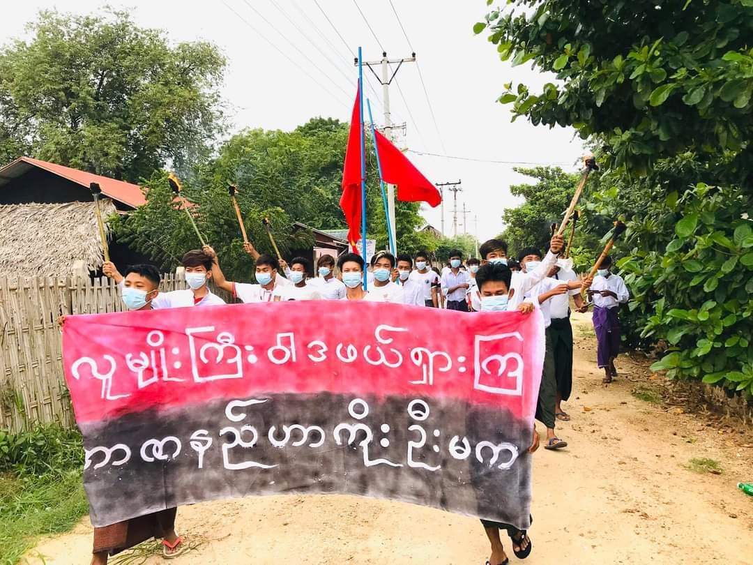 Chanapai247's tweet photo. Hundreds of villagers from #Taunglat and #Ayardaw went on memorial service strike for fallen heroes of Myanmar , today .
MYANMAR MARTYRS' DAY
#July19Coup #WhatsHappeningInMyanmar 
#HonorTheFallenHeroes https://t.co/Mktb2s3jvZ