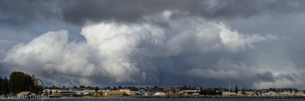 A panoramic view of the great clouds...
#photography #panoramicphoto