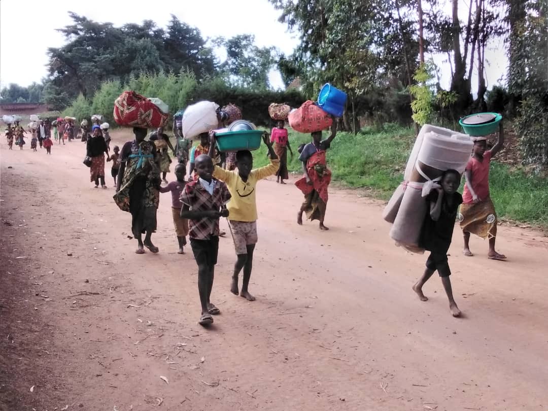 JonathanByakag1's tweet photo. @NehemieMwilanya Il a une politique de négatif qui compte plus que tout le grade qu'on peut lui faire vu les réalités qui persistent à l'Est. Des massacres, pillages, les rébellions, les Congolais qui vivent en cascade sur leurs propre territoire en cause de lui. C'est ça ce qu'il représente. https://t.co/c2dEgKQkaf
