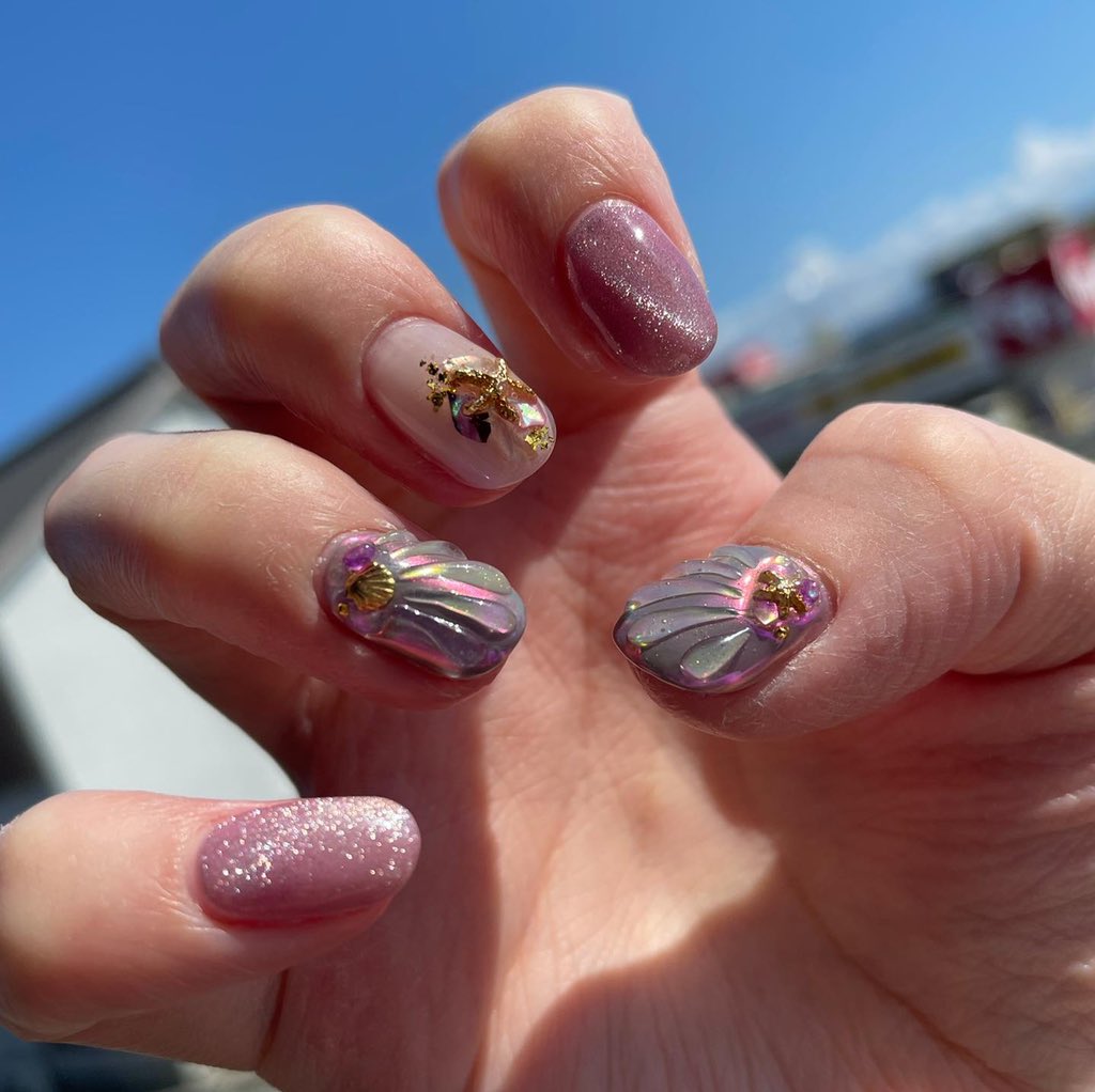 mayuppiyon's tweet photo. 新しいネイル💅🏻
夏仕様にきらきらー🔆 https://t.co/dhSYKijGmX