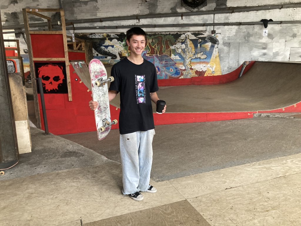 thakenews's tweet photo. βHE WAS A SK8TER BOIβ
All week on @BBCSheffield Iβm trying out the 5 new Olympic sports.
π₯ πΉ πββοΈ βΎοΈ π§ββοΈ
Today; SKATEBOARDING!!!
Thanks to @Houseskatepark for patience, kindness and general aceness
#goofyfoot #Olympics #Tokyo2020 #oli #grandadtakesatumble https://t.co/ctDuWMeYeE