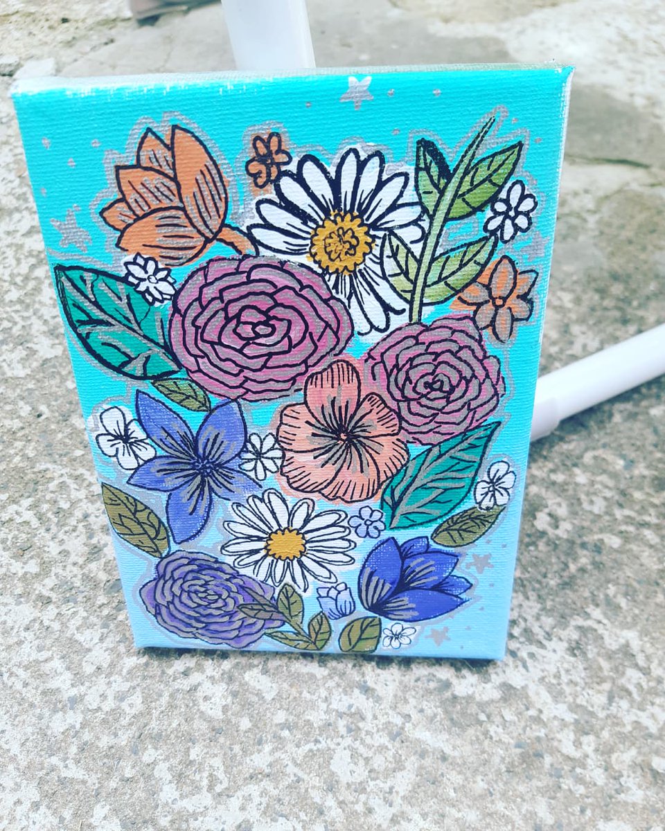 Littlewhitecub's tweet photo. I'm going to try to get into painting more and try to get creative and free with it 😁
-
-
#art #arting #painting #acrylicpaint #canvas #metallic #paintmarkers #paint #flowers #colourful #multicoloured #randomflowers #wildflowers #minicanvas https://t.co/03ALD82fAF
