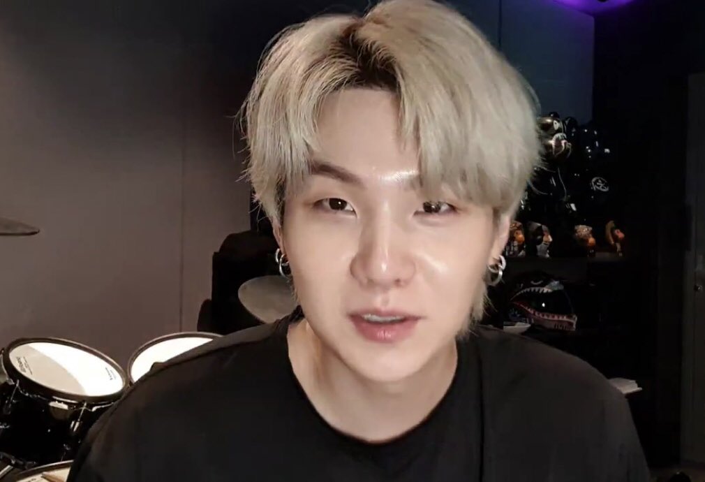 d2wings's tweet photo. love of my life he looks so pretty https://t.co/PQ7NXqxSNt