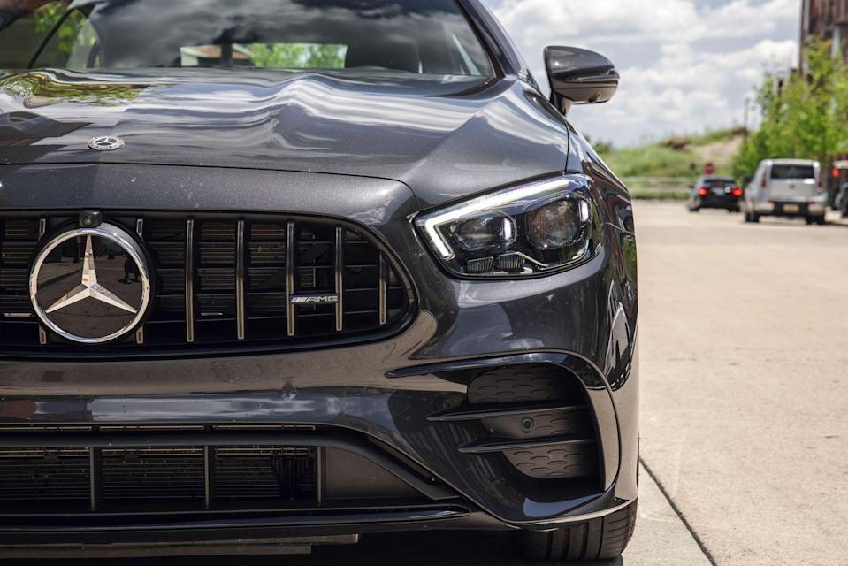 100ksuaOFFICIAL's tweet photo. Mercedes-AMG E53 купе 2021 года - Тест-Драйв, Обзор и Цена

https://t.co/kPfo4hHc2p

#Mercedes_AMG #Mercedes #AMG #купе #мерседес #амг #авто #автомобиль #машина #новости #сми #обзор #тест #драйв #тест_драйв https://t.co/P0W2KCt2DJ
