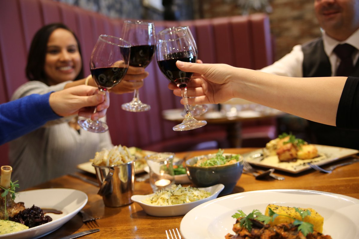 👀 1 night, 4 breaks to choose from...

🙌 Our 1 night wonder packages are back from 1st October - 30th December.

👉 oldthorns.com/one-night-wond…

#AutumnGetaway #AutumnBreaks #HampshireHotel #FreeProsecco #DinnerBreak #ApartmentStays #Staycation #HampshireHospitality #1nightbreaks