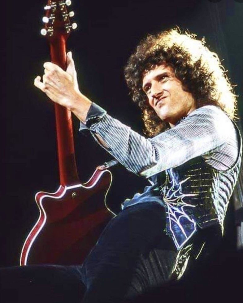 Happy birthday to legend that is Brian May! 