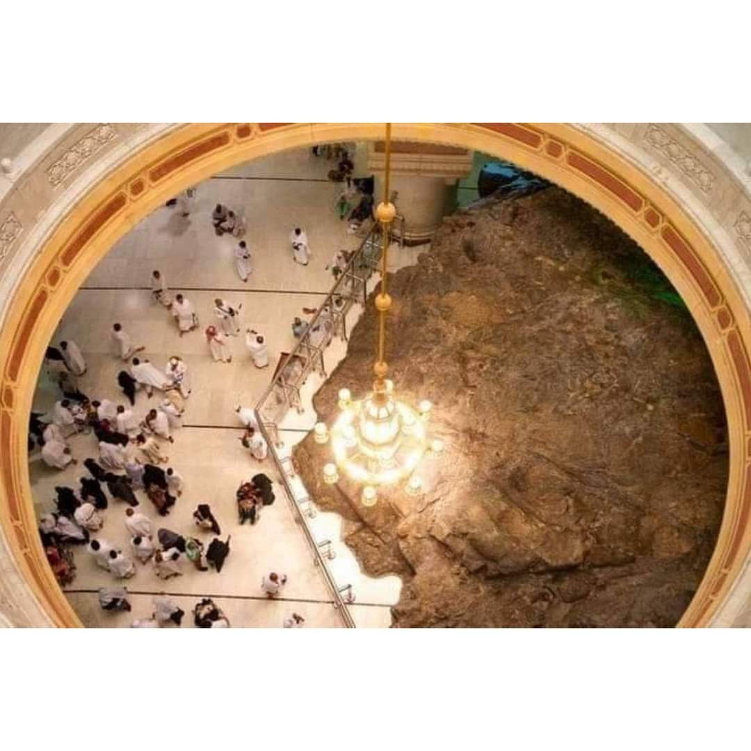 صفا مروہ۔♥

کیوں کے ماں پریشان تھی۔
ماں سے محبت کرو کیوں کے پریشانی دیکھ کر 
اللّه پاک نے "صفا مروہ " کو حج کا رکن بنا دیا۔♥