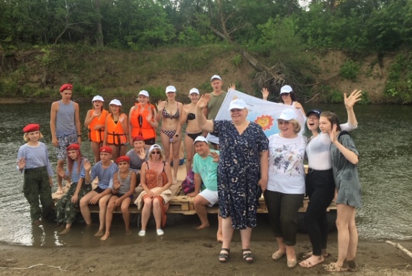 16 июля 2021 г. с площадки в с. Большая Каменка м.р. Красноярский Самарской области при поддержке ОП СО стартовала очередная акция экокультурного десанта «Неси добро!».
Подробнее: op63.ru/index.php?opti…
#ОП #СО #экология #социальныйпроект