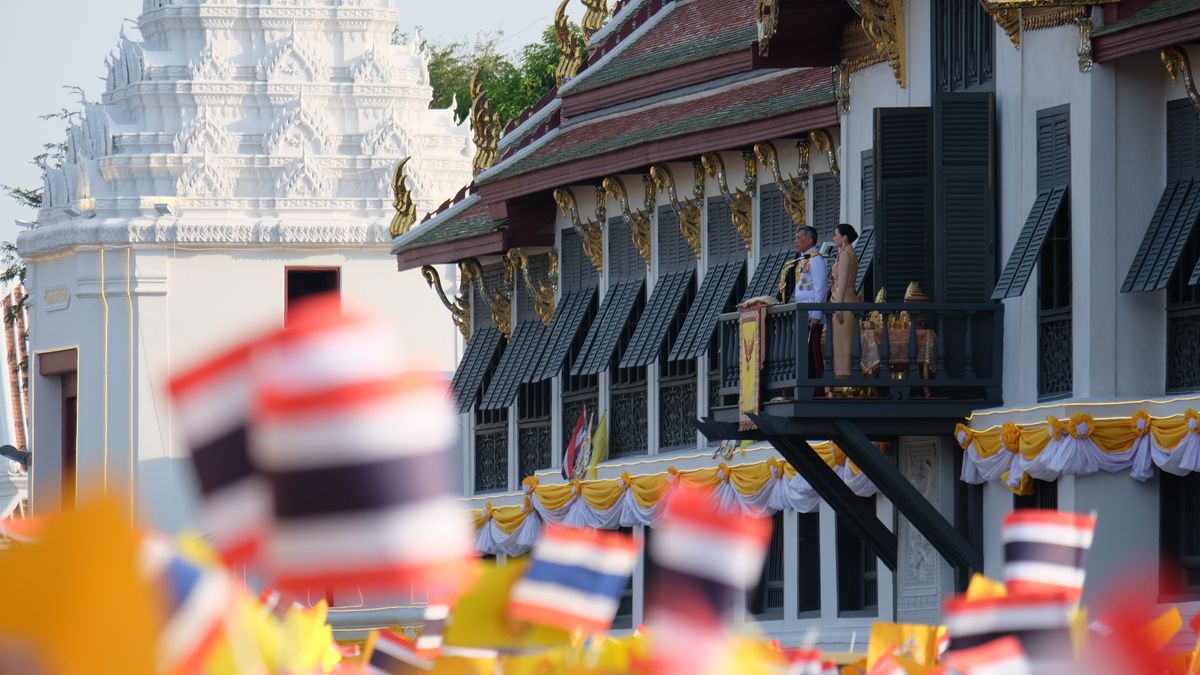 MovieMove5's tweet photo. #พิทักษ์ราชวงศ์จักรี ครอบครัวเรามีโอกาสได้รับใช้เบื้องพระยุคลบาท แม่ผมได้รับเลือกให้เขียนโฉนดของในหลวงรัชกาลที่ 9, ภาพถ่ายผมได้รับเลือกลงหนังสือจดหมายเหตุ ผมได้รับเสด็จในหลวงรัชกาลที่ 10 มากถึง 14 ครั้ง ติดตามไปถ่ายภาพที่พระองค์เสด็จ นับเป็นความภาคภูมิใจสูงสุดของครอบครัวเราครับ https://t.co/zBZ9gxtBRE