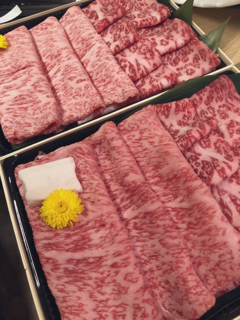 Shishitei1's tweet photo. 第1回
肉々亭 Twitter 限定 キャンペーン🐮

本日この肉々亭の投稿をRetweet&amp;フォローして頂いたお客様の中から抽選で

「宮崎牛A5すき焼き or しゃぶしゃぶセ🎁🤶」をプレゼントさせていただきます。

応募 本日スタートᯅ̈.ᐟ.ᐟ

締切 7/23金曜日 17:00迄→抽選

商品配達🤶
土曜日 or 日曜日 https://t.co/1UMym5cRoP