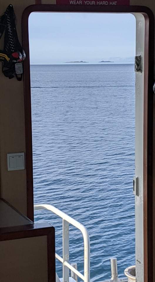 amacdonald1977's tweet photo. Floating Islands on the horizon this morning.
#westcoast #scotland #landscape https://t.co/fimKXoOTt8