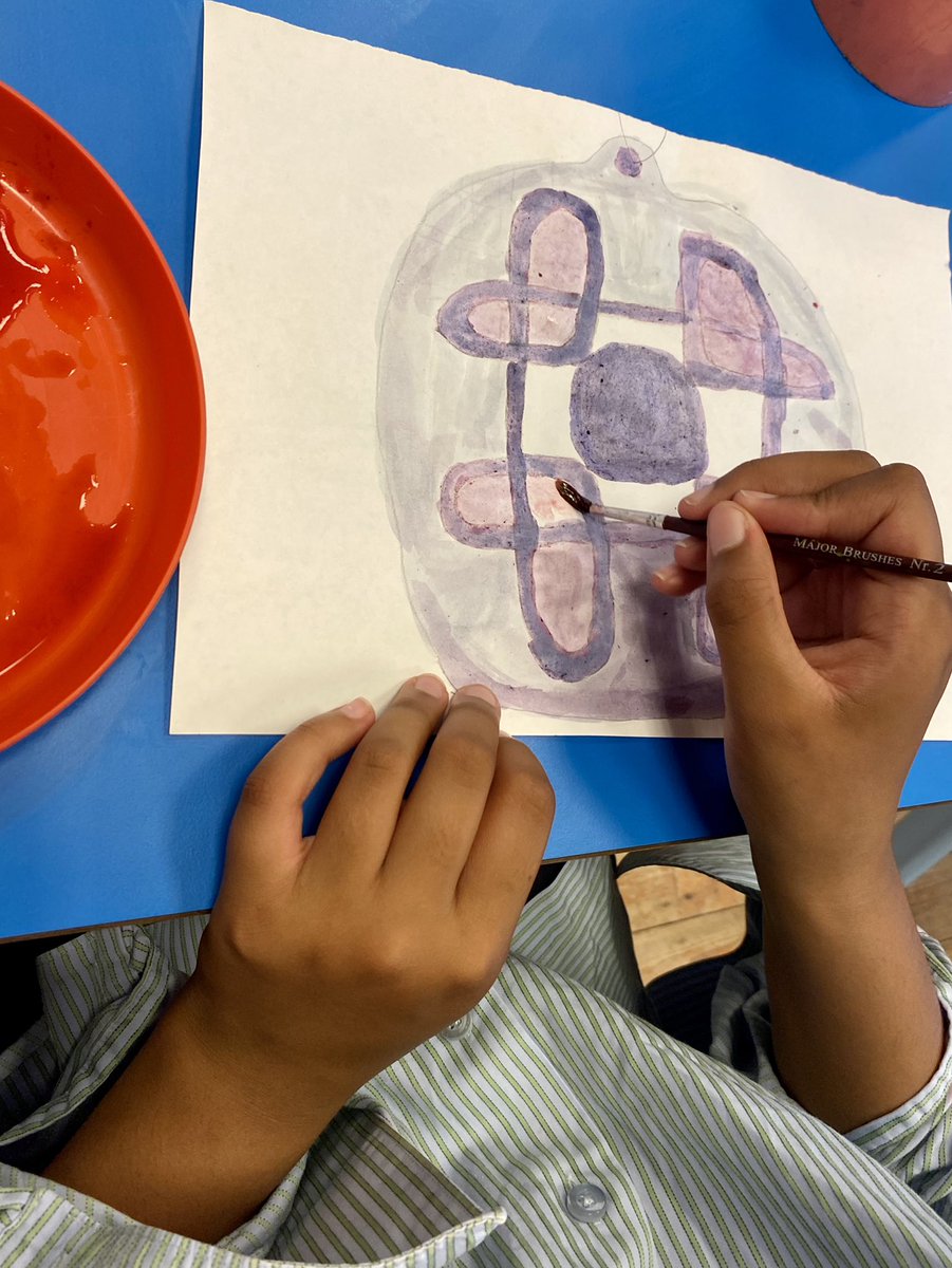 hackforthschool's tweet image. Painting with Iron Age dyes. We enjoyed creating pictures with our natural colours @NAAheritage @1pukub @HistoryPrimary @Ramble14 @Humanities2020 #KS2