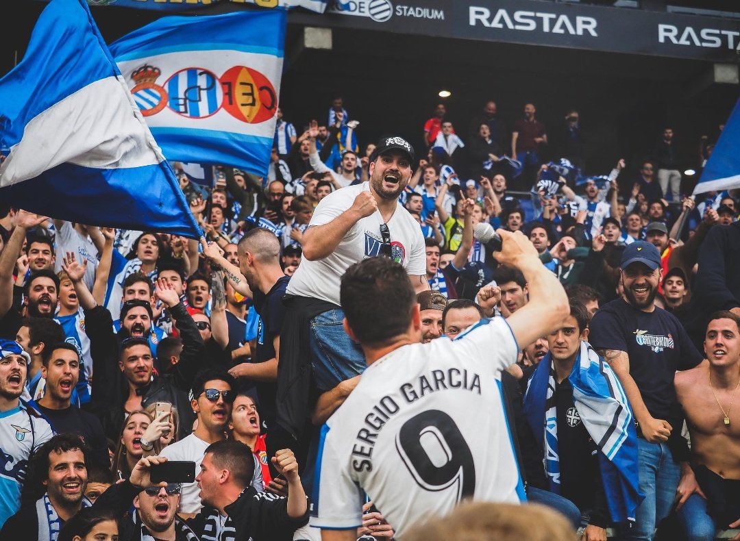 9BarrisRebel's tweet photo. @Ivan_Riera21 @jxrdii_ Marc Riera : lleva la gorra del Sofia West, ultras del levski sofia de ideologia Nazi.
La camiseta de la lazio con aguila de B.Mussolini.
Alrededor camisetas d lazio rcde brotherhood (asociado a los militares alemanes nazis). Descansa!! https://t.co/ykLwHUNJti