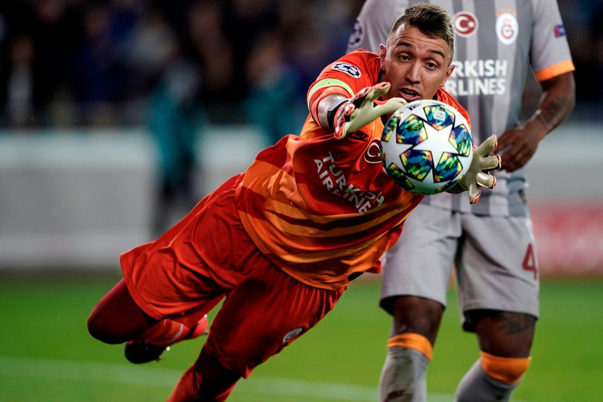 #OnThisDay in 2⃣0⃣1⃣1⃣

✍️ <a href="/1_Muslera_25/">Fernando Muslera</a> ➡️ #Galatasaray 🦁