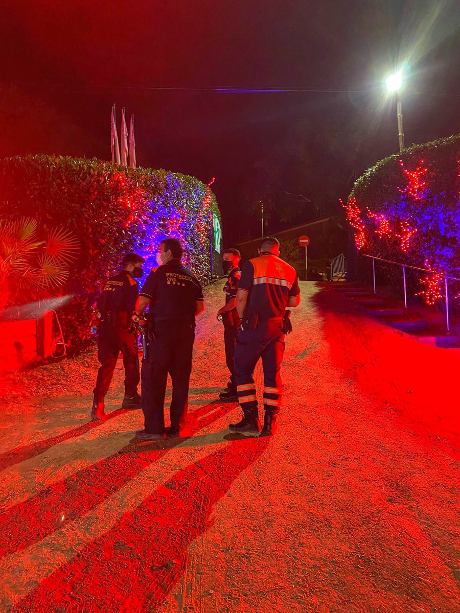 AMontcabrer's tweet photo. ⚠️Aquests cap de setmana, hem estat donant suport a la Policia Local de Cabrils🚓 al #musicabfestival de 📍Cabrils.
•
👉🏻Per aquest esdeveniment hi hem aportat: 
⬇️
•5 voluntaris de la nostra Protecció Civil.
•1 vehicle ràpid.

👉🏻Sense cap incident a destacar.

@ajcabrils https://t.co/7aHWyGx0sv