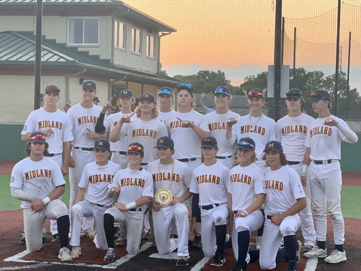Midland 15u Premier beats Wooster Golden Gloves 15u 12-6 to win tournament-seated: Pennix, Richter, Miller, Vincent, Hagen, Liebel, McCoullough standing: Billo, Visconti, Kellerman, Dugan, Moore, Frasure, Brannon, Dunaway, Braun, Cassell. Congrats to Wooster for great tournament