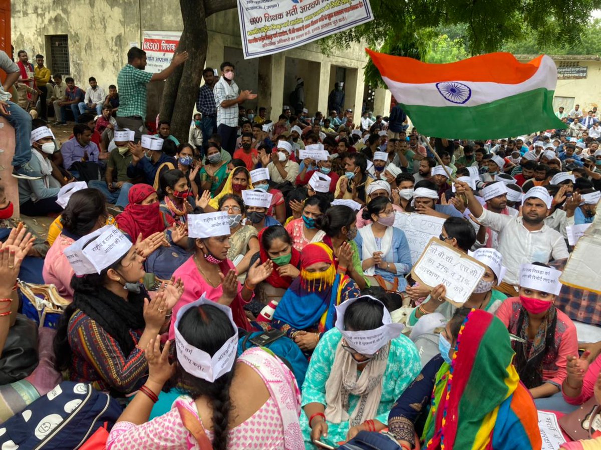 AjayLalluINC's tweet photo. 69000 सहायक शिक्षक भर्ती में आरक्षण का मखौल उड़ाने वाली सरकार पिछड़ा वर्ग आयोग की रिपोर्ट को भी दरकिनार कर रही है। अभ्यर्थी एससीईआरटी पर लगातार आंदोलित है। शिक्षा मंत्री गुमराह कर रहे है, मुख्यमंत्री वंचित वर्ग के नौजवानों के भविष्य के साथ खिलवाड़ कर रहे हैं। https://t.co/3yjXBtFvfm