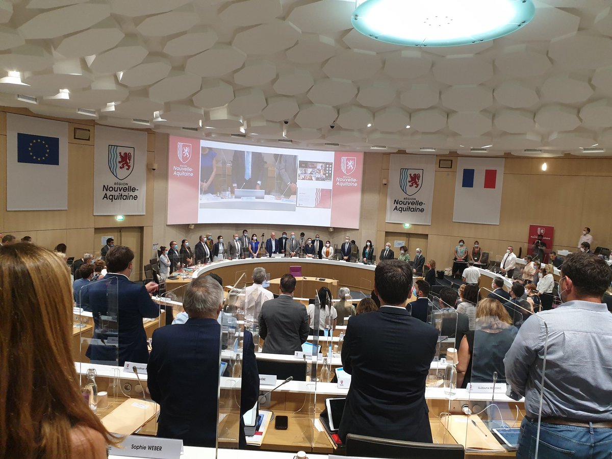 al_rousset's tweet image. En ouverture de la séance plénière de la Région @NvelleAquitaine, les élus régionaux ont observé une minute de silence en hommage aux victimes des intempéries climatiques d'Allemagne et de Belgique