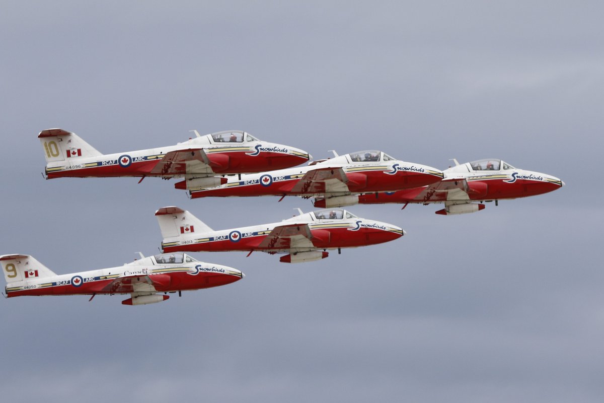 slipping the surly bonds of Earth. @CFSnowbirds @WatcherCtp @Snugbucket @CAF1957 @RCAF_ARC @PaintingSurfer @Carolinewhite40 @CombatAir @DownieLive #militaryaviation #flying #formationflying #RCAF #Snowbirds @AviationHistGal @Speedbird007