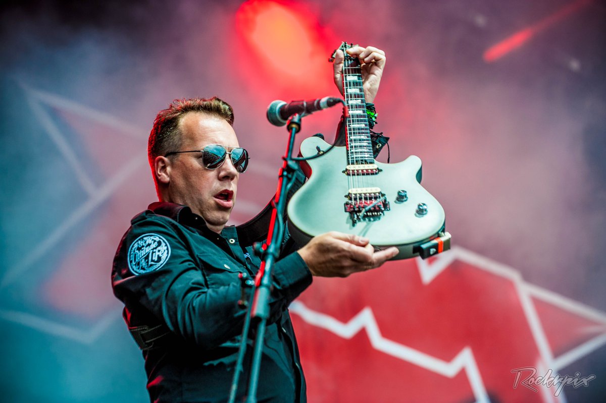 wrinklyrockersclub.com <a href="/FFEENNCCEESS/">FENCES</a> <a href="/BillyStrings/">Billy Strings</a> #VIDEOOFTHEDAY <a href="/MercenaryPR/">Mercenary Publicity</a> <a href="/WinterStormXVI/">WinterStorm</a> <a href="/KingKingUK/">King King</a> <a href="/EmpyreRock/">EmpyreRock</a> <a href="/SonsLibertyUK/">Sons of Liberty</a> <a href="/ScarletRebels/">Scarlet Rebels</a> <a href="/GinAnnieUK/">Gin Annie UK</a> <a href="/HollowstarBand/">Hollowstar</a> #TRACKSOFTHEDAY <a href="/feenstrablues/">Pete Feenstra</a> <a href="/Jfk4Blues/">JFK Blue</a> <a href="/wilybo/">Wily Bo Walker</a> <a href="/edbguitar/">E D Brayshaw</a> #PODCASTOFTHEDAY <a href="/FMofficial/">FM</a> #ONTHISDAY