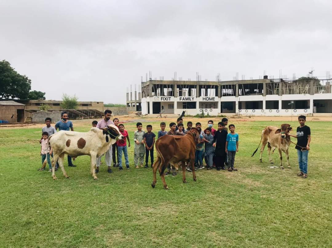 SadaqatFixit's tweet photo. EID preparations at Fixit Family Home ❤️

Thanks to Overseas Pakistanis for making this Eid special for our kids

#Fixit 
#FixitFamilyHome https://t.co/ohGQCy1bdA