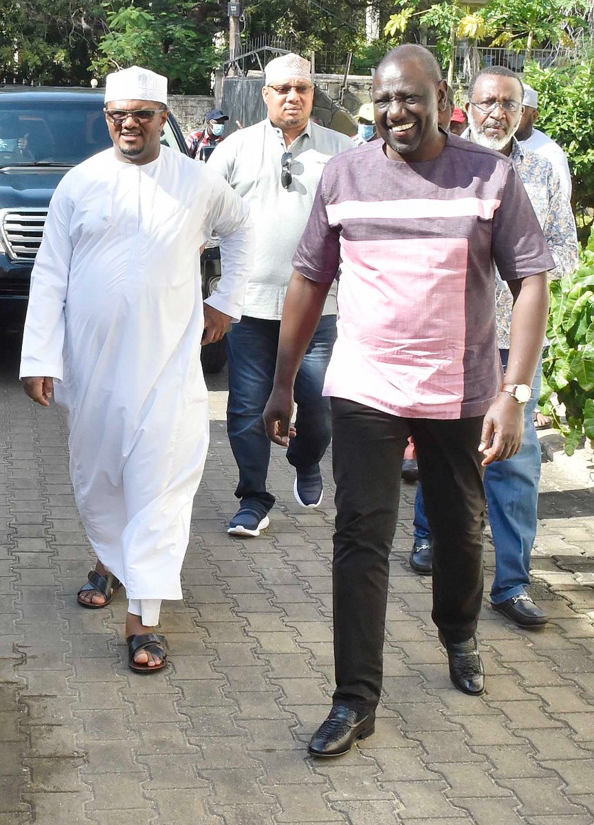 WilliamsRuto's tweet photo. Distributed goats to the Muslim community, led by Sheikh Hassan Omar, the National Treasurer Council of Imams and Preacher's of Kenya, in preparation for the celebration of Eid al-Adha, Nyali, Mombasa County. https://t.co/nl1bT8Zltn