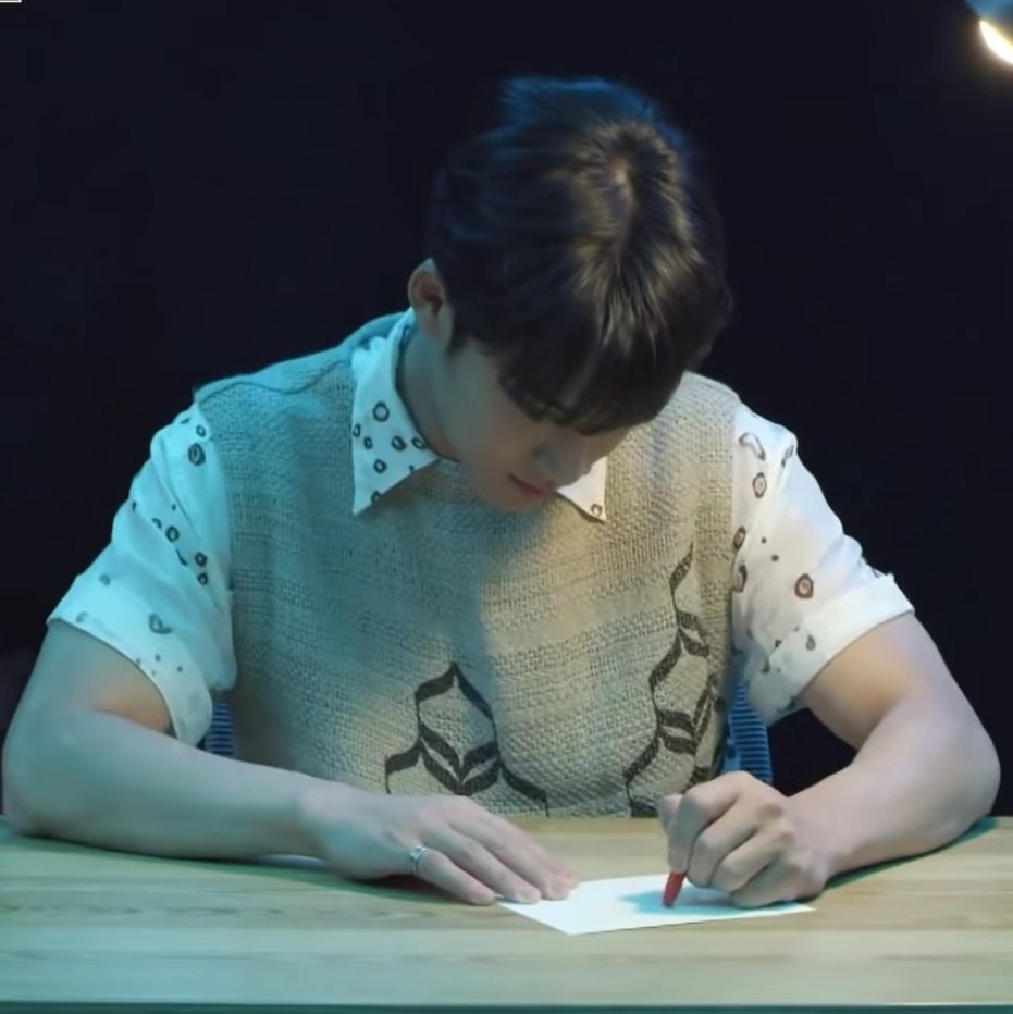 acehuis's tweet photo. a collection of mingyu writing just because i find it so endearing ☹️ https://t.co/0HwlWq3P24