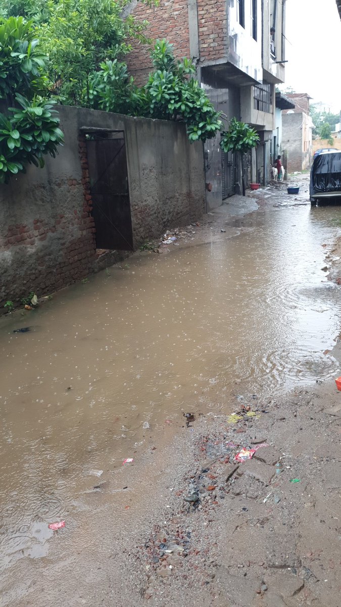 devjavedmohd's tweet photo. No drainage system, No Pakki Galiyan, Only Looting people with hiking prices of everything which we use dailyways. From last one year sewer line won't complete. We need to paas these water pools to go outside homes. Ward No 10 Sohna  @DrShamsuddinAdv #haryana govt. #gurgaonRain https://t.co/IJkiwxCyPi