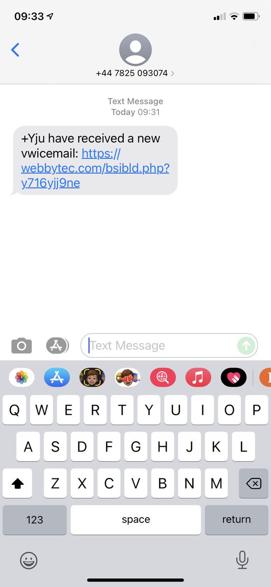 GillianSmith67's tweet photo. For weeks now and on a daily basis I receive multiple texts like the one in the photo. Quite clearly their spelling is not their forte and is a scam. #veryfrustrating #scammers #keepblockingthenumbers https://t.co/z5BKV6NoV5