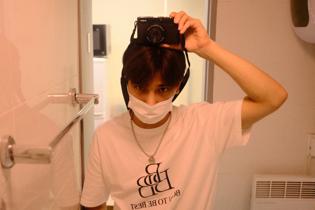 [#한결]
카메라 자랑ㅎㅎ
#BAE173 #비에이이173
#HANGYUL