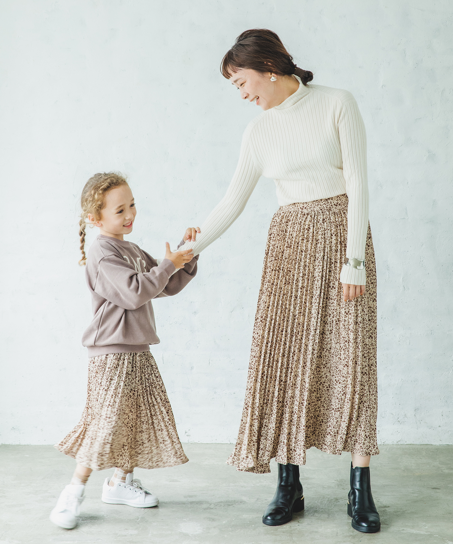 リンクコーデ子供服 Pairmanon ペアマノン 家族みんなでおそろしよう 21秋冬商品 ママとおそろい アコーディオン 総柄 プリーツ ロング スカート ドット ラインアート 花柄 スカート 通常価格 1 990 ママサイズとお揃いで着られるの花柄