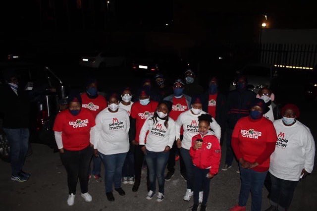 Devoted_Citizen's tweet photo. Last night Devoted Citizens from Hope Restoration Ministries and People Matter Foundation returned to Birch Acres Mall and Tembisa Plaza to serve community members and guards who are protecting the malls.
#DevotedCitizens Citizens Care for others! #RebuildSouthAfrica #rebuildsa https://t.co/CYTPcbLyaN