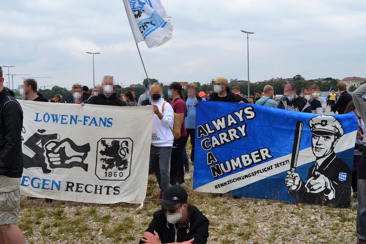 KollektivC's tweet photo. 1/5
Gestern fand die #nopag Demo gegen die Verschärfung des Polizeiaufgabengesetzes in #München statt. #m1807
Zur Demo hatte ein breites Bündnis aus Parteien, Gruppen und anderen Organisationen aufgerufen. https://t.co/sNOMJqMCtX