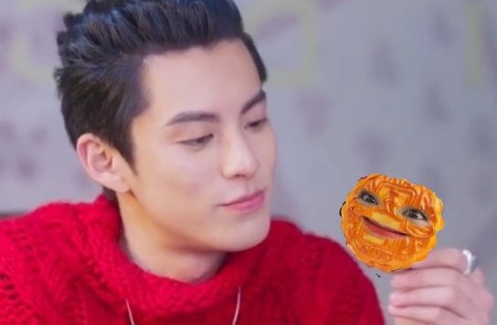 MissBeng31's tweet photo. #MG2018Season2  ep20 🤗

Xi Men: What's so good about that mooncakes?
Mei Zuo: Has it been blessed?
Lei: ShanCai gave it to him
AhSi: This is the most yummiest 🥮 I've ever tasted 😋 and it's all mine especially the most precious happy face🥮!!! 

#CaiSi #DiYue #MyFunCorner 🥰 https://t.co/iHe0ulUA4S