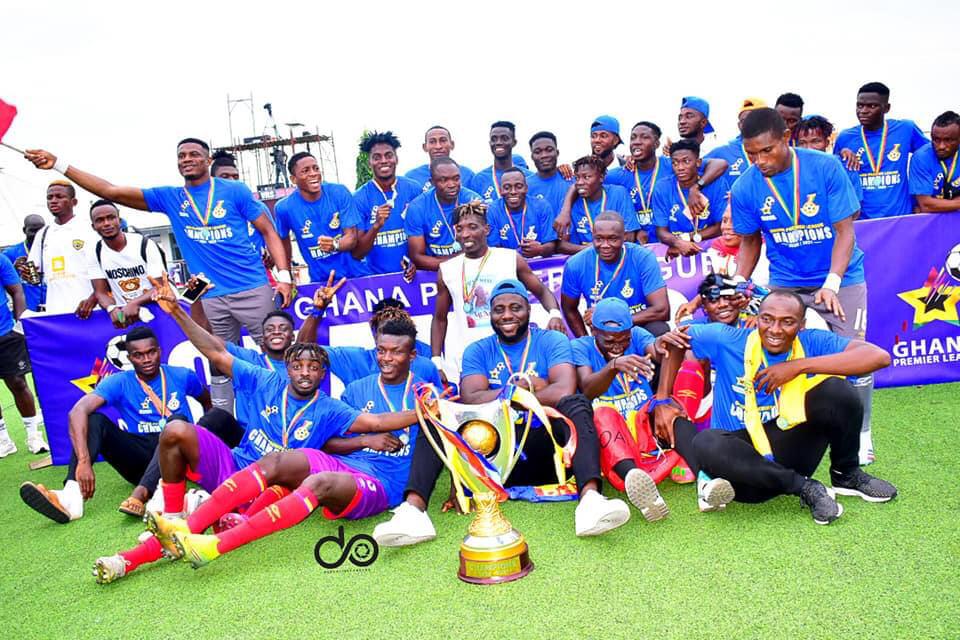 patrickrazak17's tweet photo. Wow
We did it π―π―π― yes indeed we did it.
Through hard work and determination we did it. I thank God for a successful season ππ
I thank the fans first of all for believing in us. I thank my Coach , I thank my team matesπ―ππ and the whole of heart of oak family
#stillPR17 https://t.co/WIg6F5ZNsC