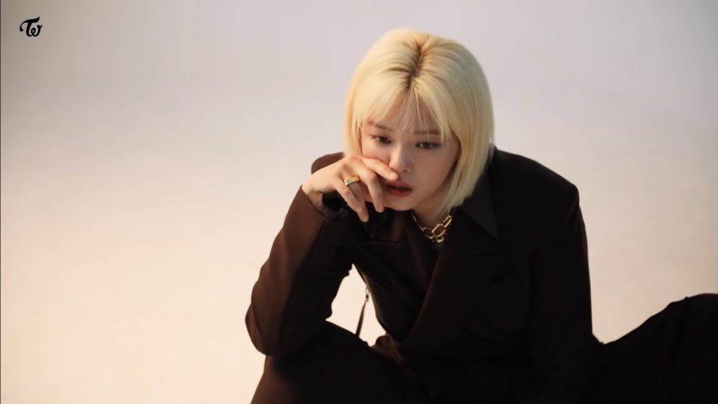 yjyglobal's tweet photo. EVERYBODY MAKE WAY FOR JEONGYEON https://t.co/Jw1LcMvcqB