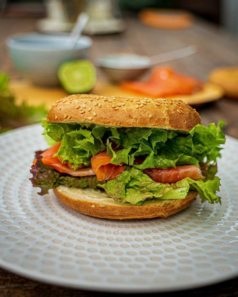 Ich wünsche euch einen leckeren Start in die Woche 😉

Erst mal ein leckeres Frühstück und dann kann auch schon los gehen 👌🏻👍🏻

#lachs #lachsbagel #salmon #eatfresh #tkh #frühstück #startindentag #mondaymood #lecker #foodblogger #foodfotografie