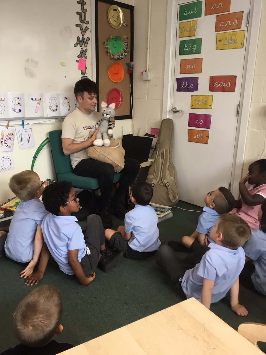 BartonMossCPS's tweet image. Reception enjoyed listening to the author and illustrator Sean Perkin reading his book about two mischievous cats called Oscar and Ben. They also enjoyed learning the song about the two cats, joining in with the chorus. @mrsunsworth35 #eyfsreading #readingforpleasure