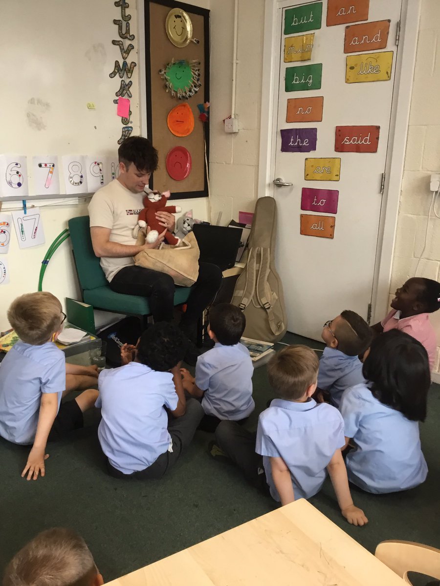BartonMossCPS's tweet image. Reception enjoyed listening to the author and illustrator Sean Perkin reading his book about two mischievous cats called Oscar and Ben. They also enjoyed learning the song about the two cats, joining in with the chorus. @mrsunsworth35 #eyfsreading #readingforpleasure