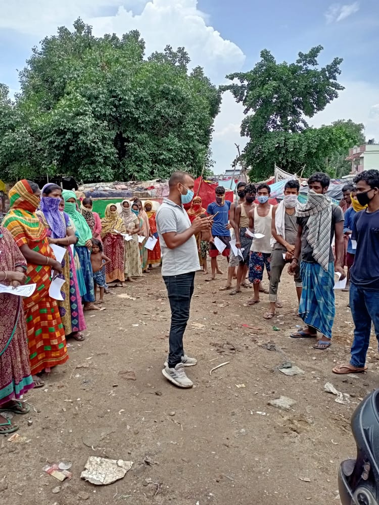 IGSSS's tweet photo. #COVIDRelief update: In the Humayunpur and Gorakhnath areas of Gorakhpur city, Uttar Pradesh, we reached out to the waste pickers community by distributing food packets and assisting them in #vaccine registration. A total of 67 people were registered for #vaccination. https://t.co/Ahxf7qlzfq