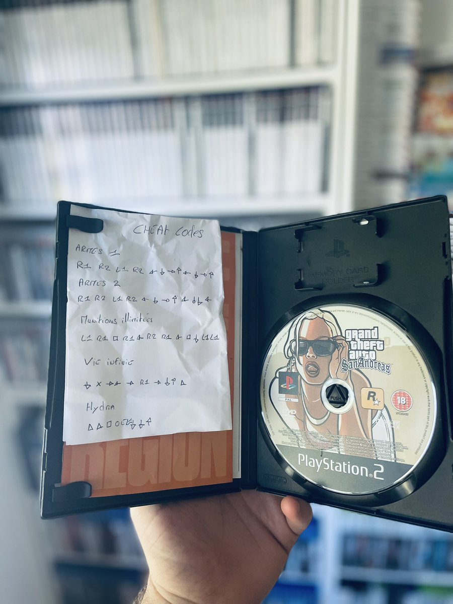 Fourbi_'s tweet image. Avouez, vous aussi vous aviez une liste de cheat code dans la boîte de vos jeux ps2 👀

#gta #ps2 #RETROGAMING