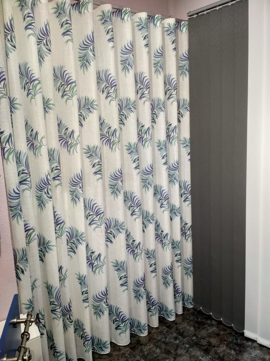 AroaXXI's tweet photo. Nuestro cliente #CasualHome de Soria nos ha compartido una cortina de onda perfecta confeccionada con nuestro #visillo estampado Maretimo de #ViaRoma60. Se consigue un efecto muy actual, alegre y vistoso: tendencia absoluta.
#cortinasamedida #decoraciontextil #textilhogar #textil https://t.co/6Sa1c5pEWP