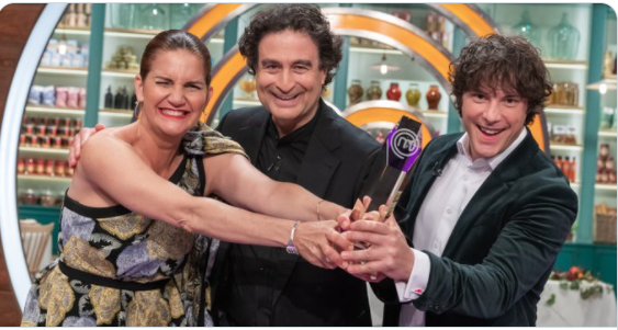 Récord de consumo en #Diferido para la #Semifinal de #Masterchef al ser la emisión más vista de todas las cadenas en este consumo añadiendo 673.000 espectadores

En total 1.355.000 en lineal + 673.000 #Diferido= 2.028.000 espectadores

#QueVivaLaTele