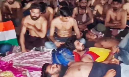 Hindustani Journalist Vimal Mehra tweet media