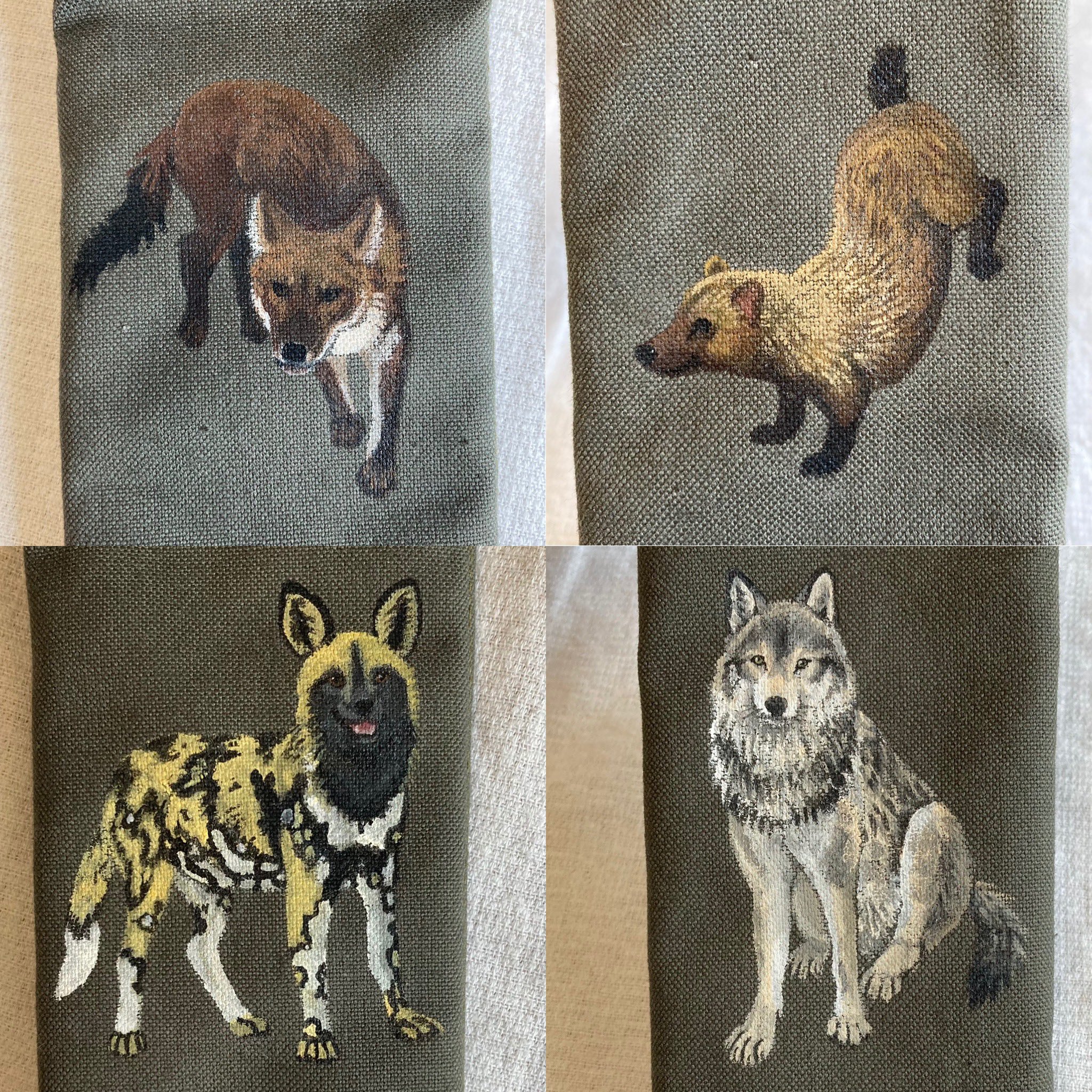 ちなきのこ イヌ科の動物たち 首紐ホルダーlサイズ グレーのキャンバス生地を使用 大小様々なイヌ科 の動物を描きました リカオン ドール フェネック ヤブイヌ ヨーロッパオオカミです いきものフェスオンライン出品予定です いきものフェス
