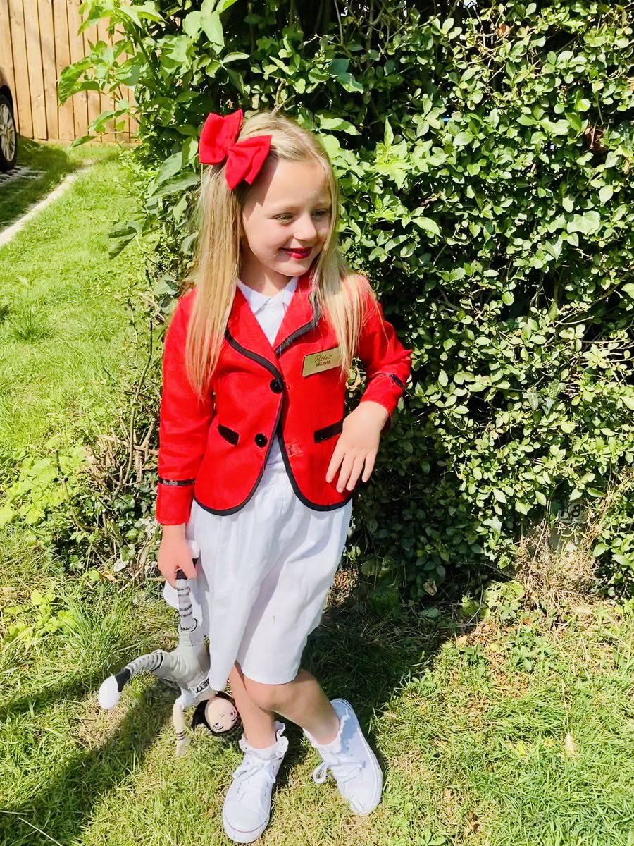 SarahJane21187's tweet photo. Redcoat Ella is #ReadyToButlins @Butlins https://t.co/hNSo3PZCQo